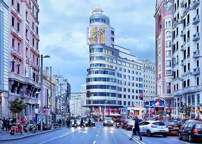 Rooms In Madrid Downtown